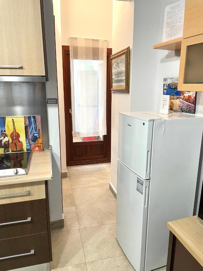 Apartamento Centro Plaza Salvador, Wifi Free& Parking Opcional セビリア エクステリア 写真